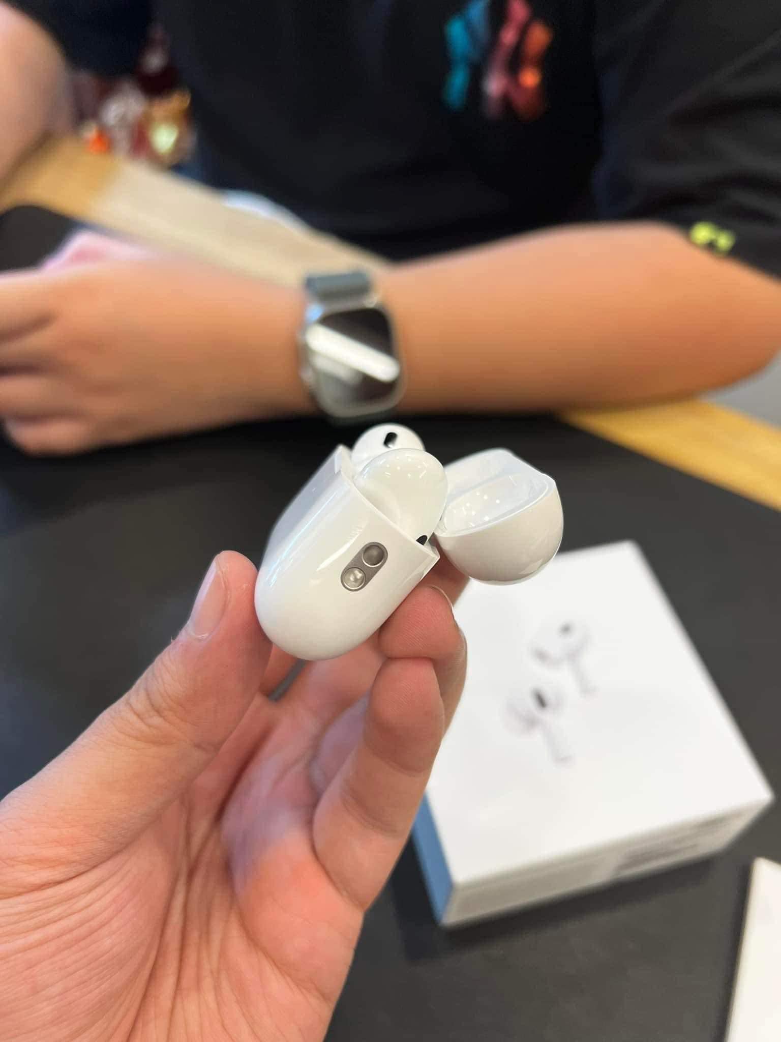 Tai nghe Bluetooth Airpod Pro thế hệ 2 Louda 1562A ANC chống ồn chủ động, xuyên âm, cảm ứng trượt âm lượng, Fix IOS.16 - Bảo hành 6 tháng 1 đổi 1