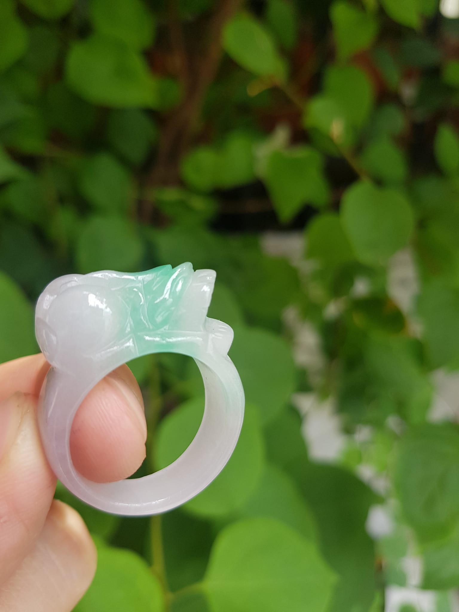 Nhẫn Tỳ Hưu Mới Nam Ni 20mm Đá Cẩm Thạch Tự Nhiên Trắng Xanh Ngọc Bóng Đẹp Size Nhẫn đk 20mm x bản 12mm ạ