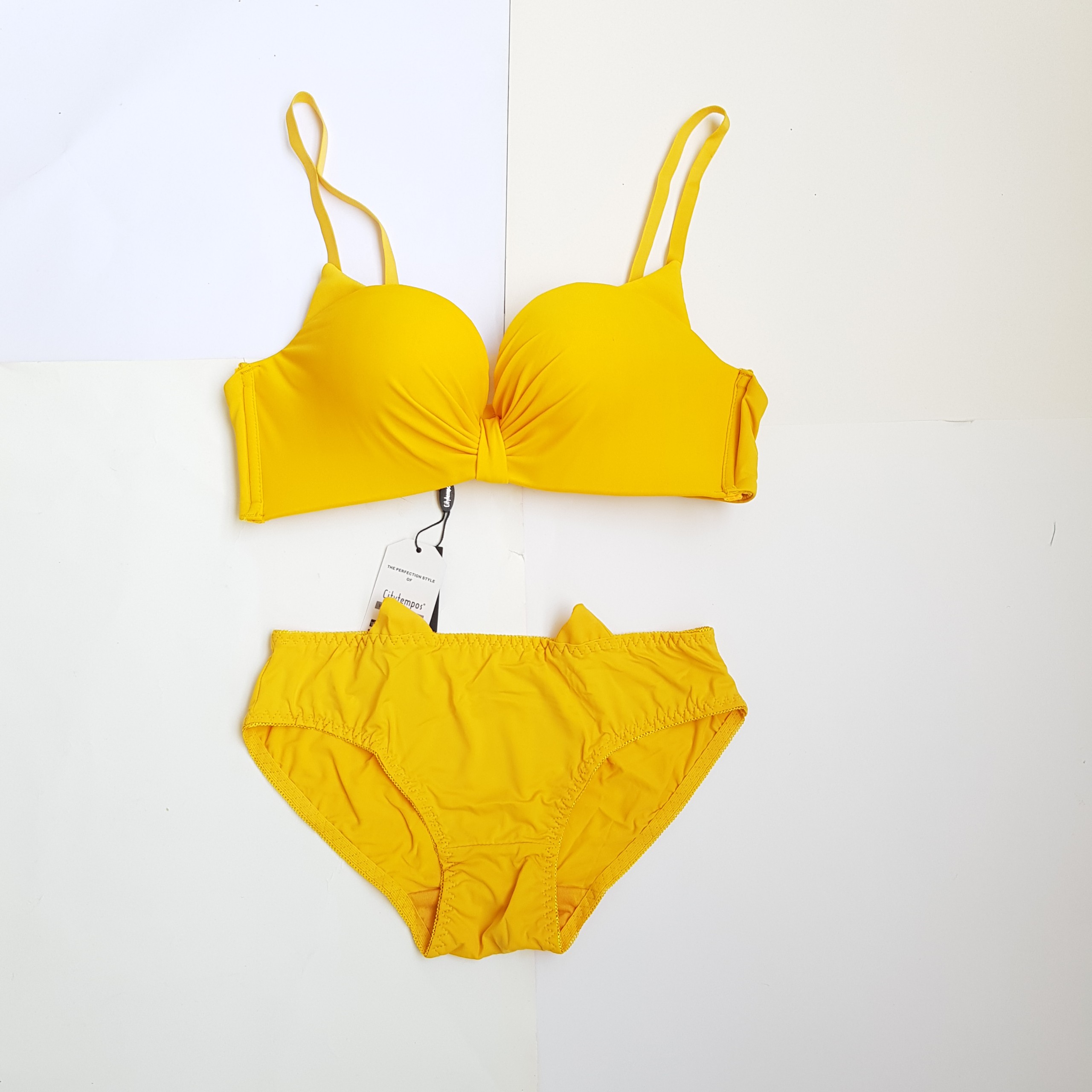 BỘ BIKINI ĐI BIỂN 2 MẢNH TRƠN SIÊU NÓNG BỎNG CAO CẤP