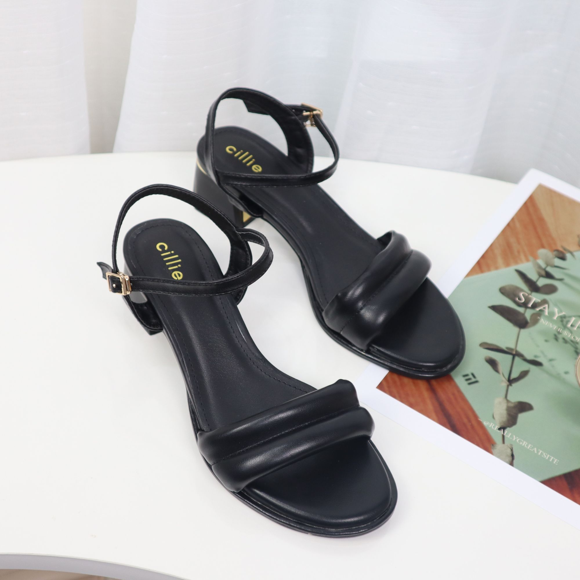 Giày sandal cao gót nữ quai phồng êm mềm gót tráng gương độc đáo cao 4cm Cillie 1106