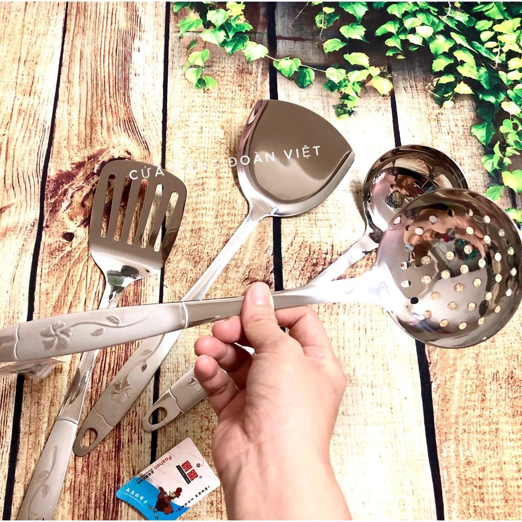 Bộ Vá Sạn Inox Cán Bông Sắc Sảo