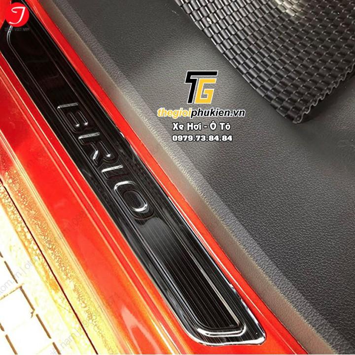 COMBO Nẹp bước chân và ốp chống trầy cốp Honda Brio vân Titan