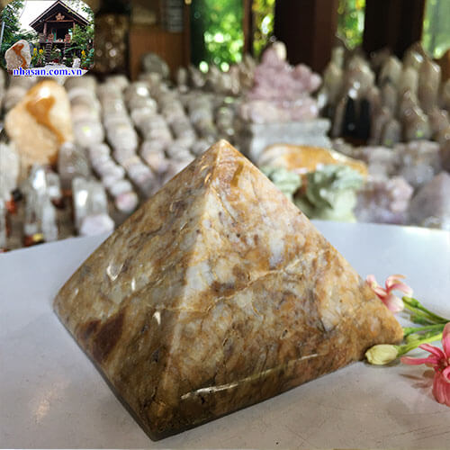 Kim tự tháp đá mã não tự nhiên T478 phong thủy nặng 800gr kích thước 10.5x10.06  – vật phẩm phong thủy may mắn