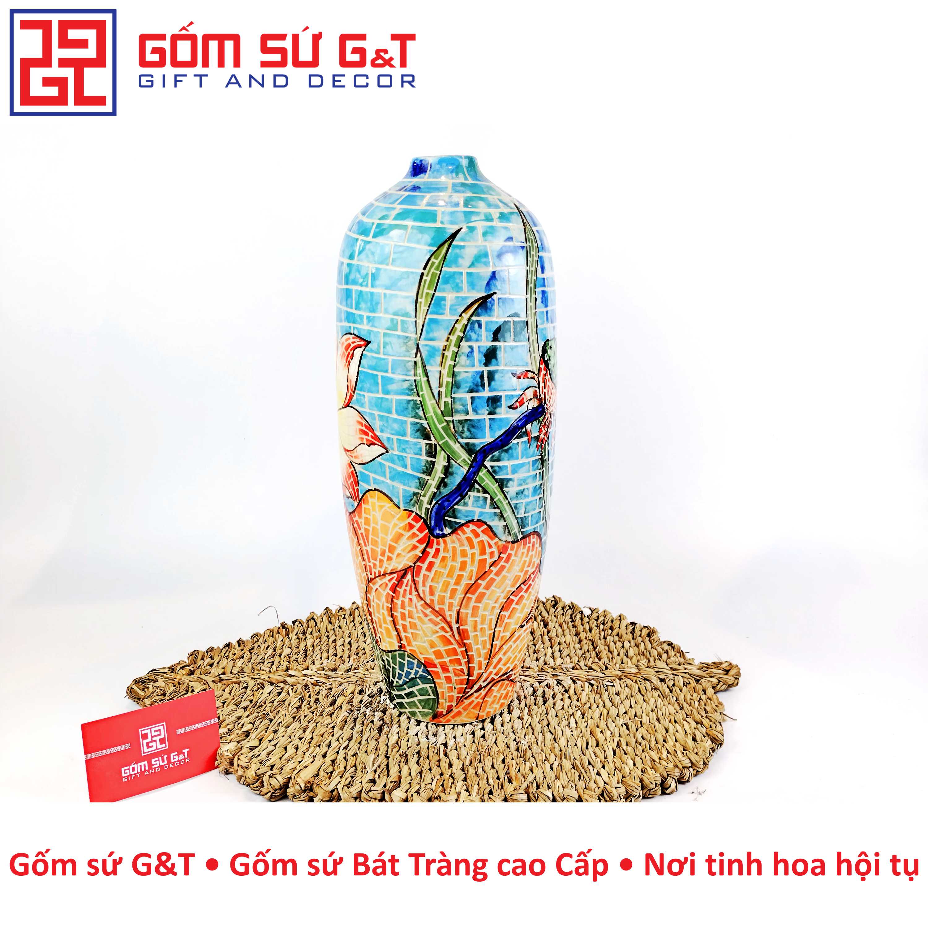 Lọ hoa dáng bom khắc sen đại dương Gốm Sứ G&amp;T