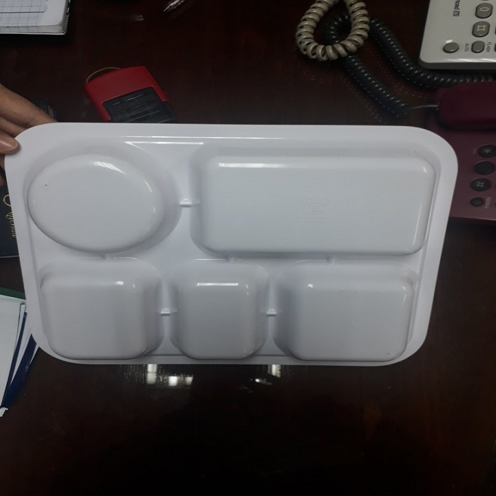 Khay nhựa melamine đựng cơm dành học sinh mầm non 29,5 × 24,5 × 4 cm cao - không nắp đậy