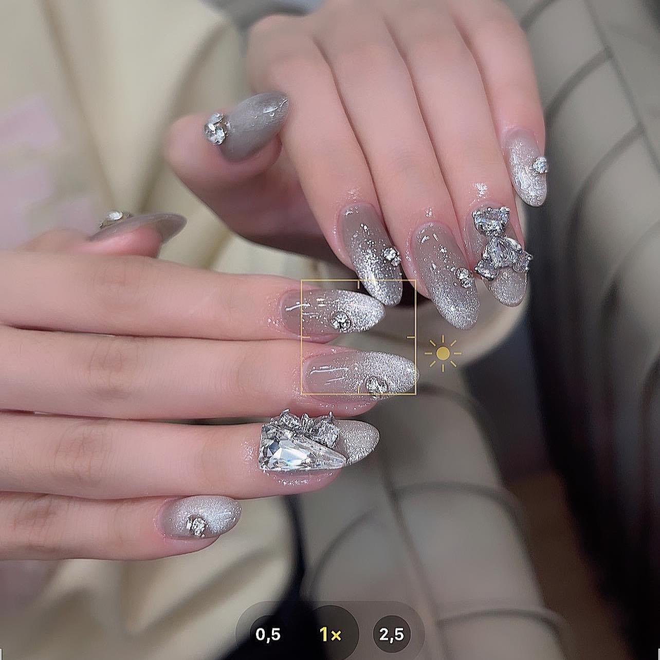 Set Charm Thẳng Cong Kim Loại Làm Nail Khay Nhựa Tròn 6 Ngăn Mix Màu Cao Cấp Trang Trí Móng Vàng, Bạc Và Đồng-nail Phương Miu Nữ Women