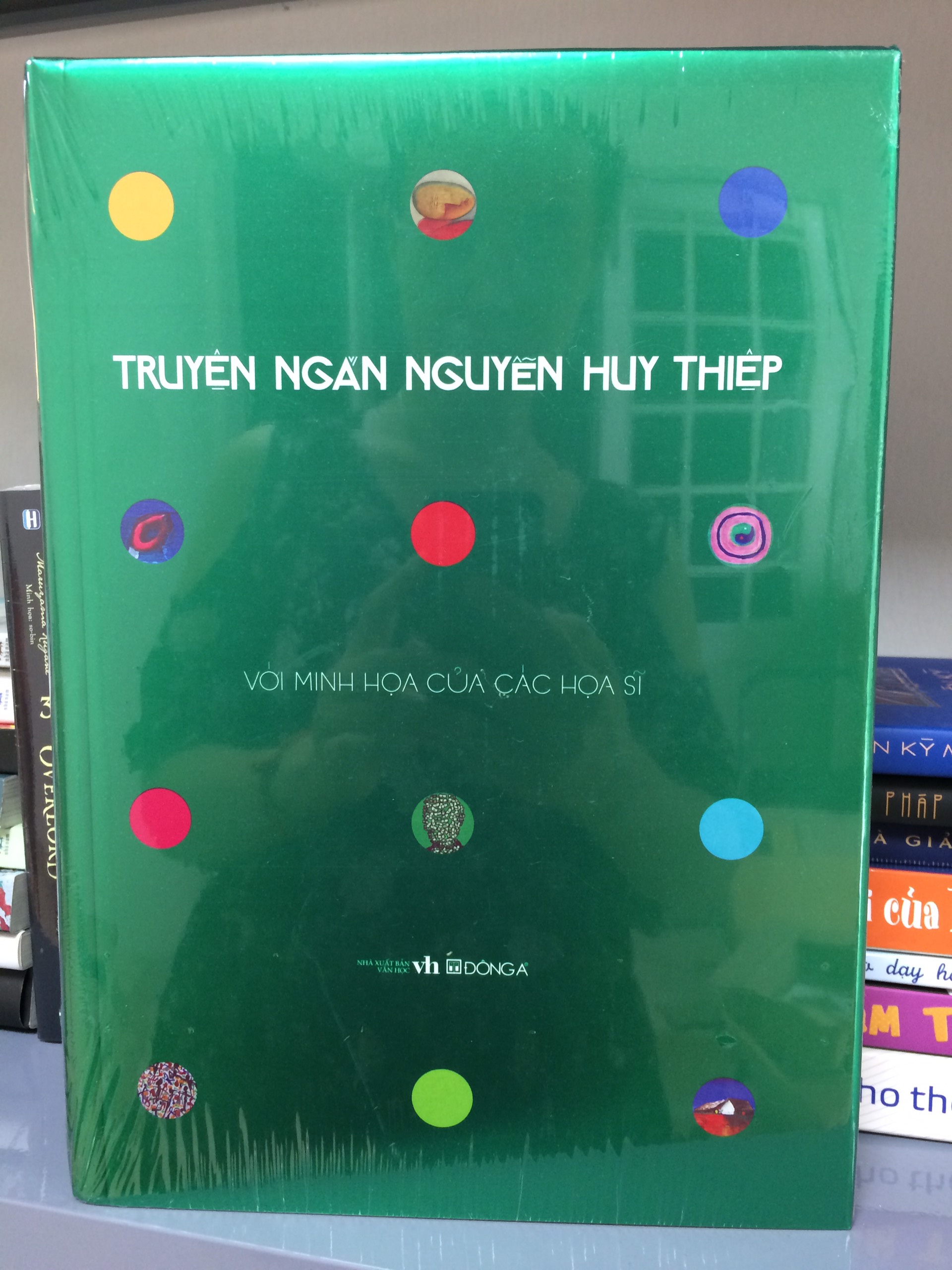 Truyện Ngắn Nguyễn Huy Thiệp (Bìa Cứng) - Ấn Bản Kỷ Niệm 70 Năm Ngày Sinh Tác Giả - Với Minh Họa Của Các Họa Sĩ (Tái Bản - Bìa Xanh) Tái bản lần 2