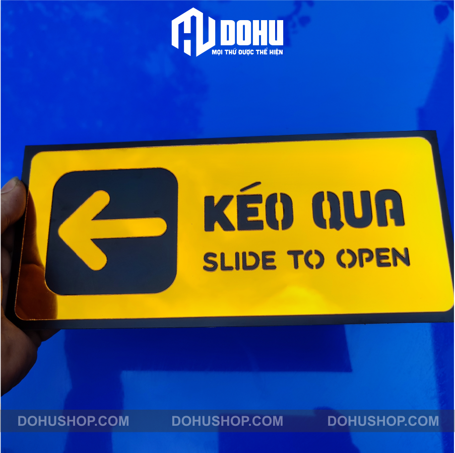 Bảng Gương Vàng Chỉ Dẫn Mở Cửa Kéo Qua - Song Ngữ - Có sẵn keo dán phía sau