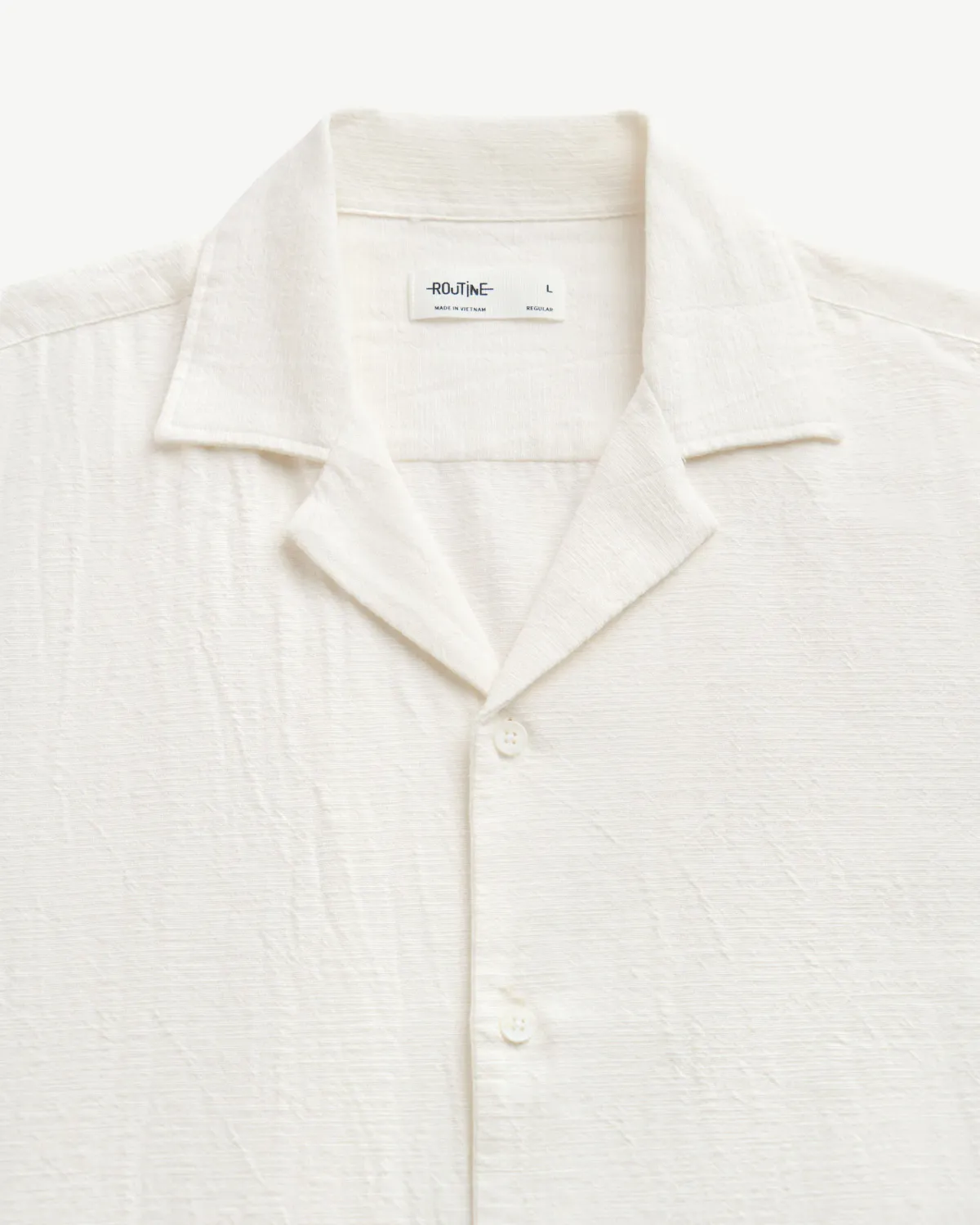 Áo sơ mi tay ngắn nam màu trắng cổ cuban Form Regular - ROUTINE 10F25SHS002