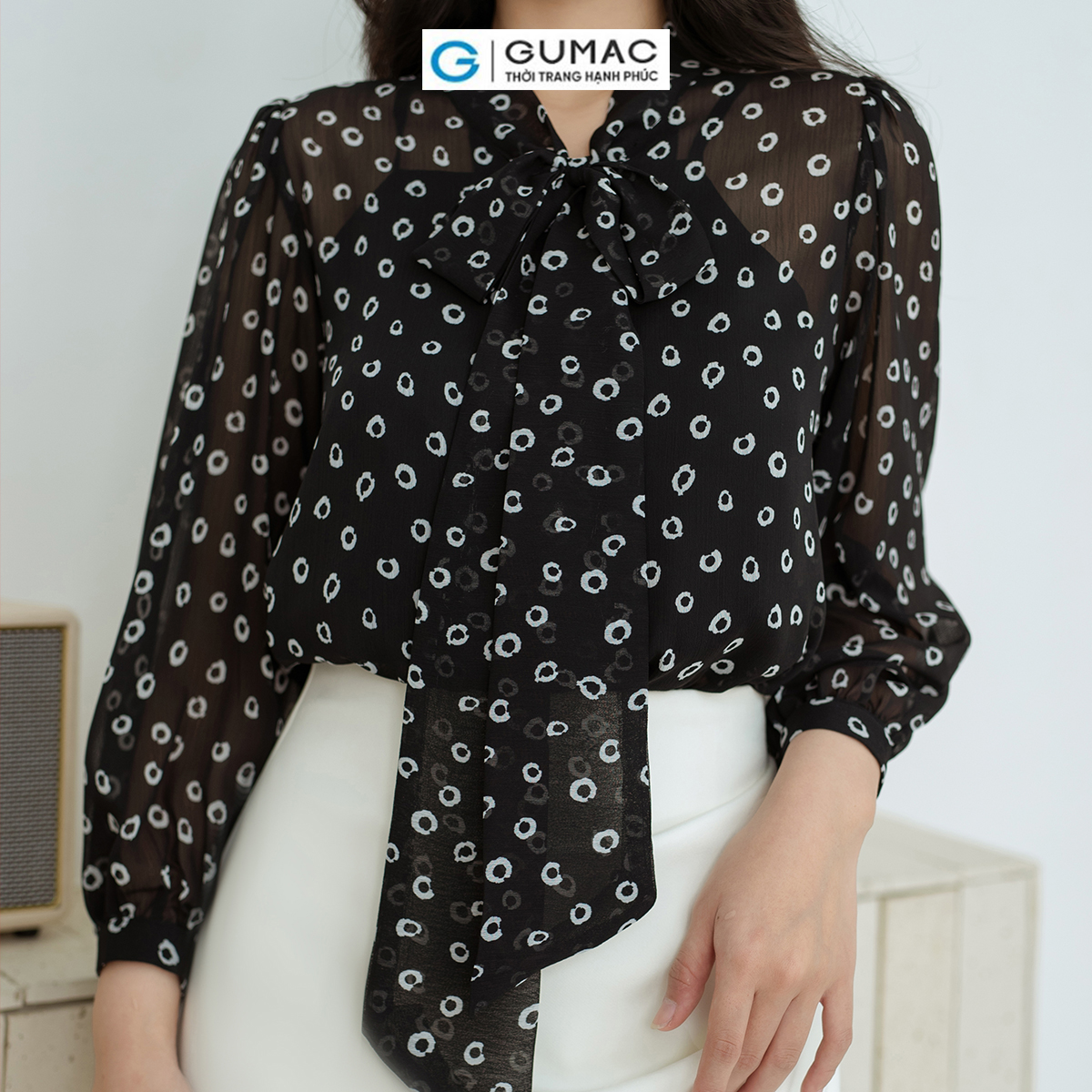 Áo họa tiết thắt nơ GUMAC AD08018