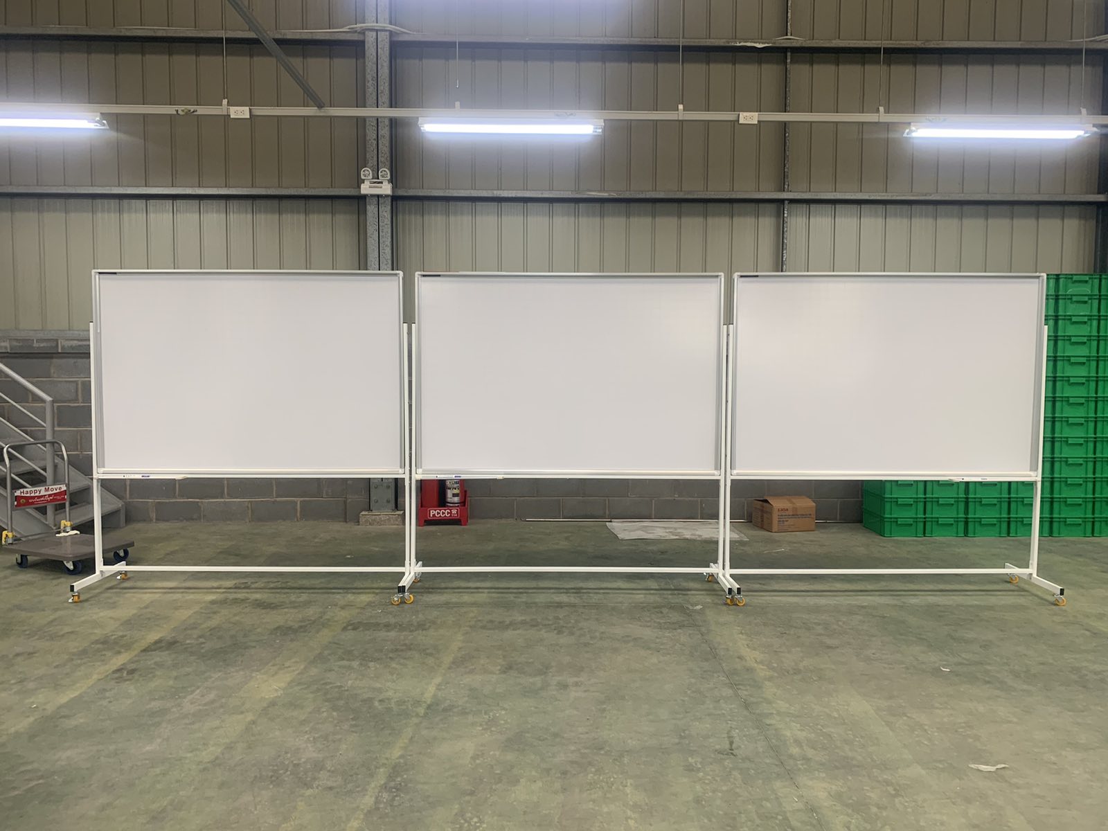 Bảng di động 1 mặt viết bút lông Poly - trắng kẻ ô ly Bavico 1,2x1,6m