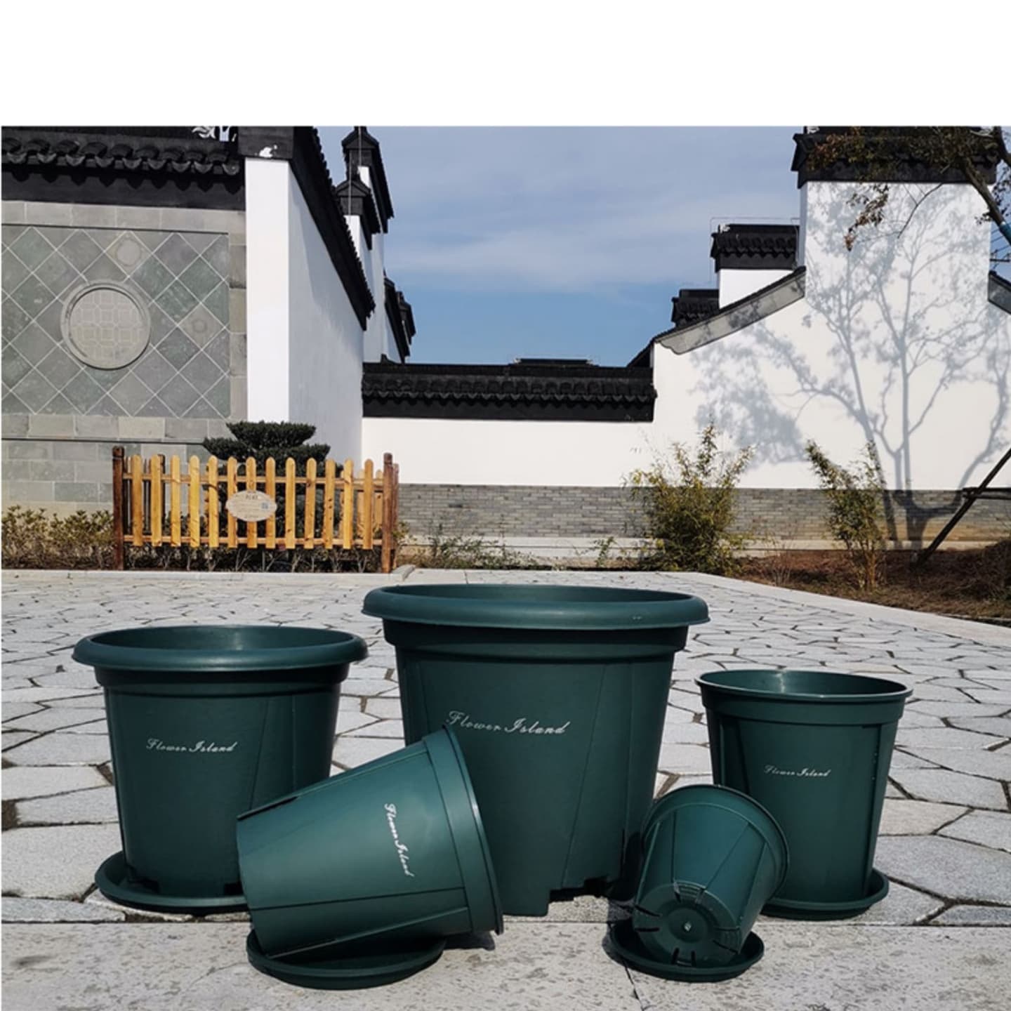 Bộ gồm chậu cao cấp Flower Island + Đế lót chậu bánh lăn có khay hứng nước thông minh