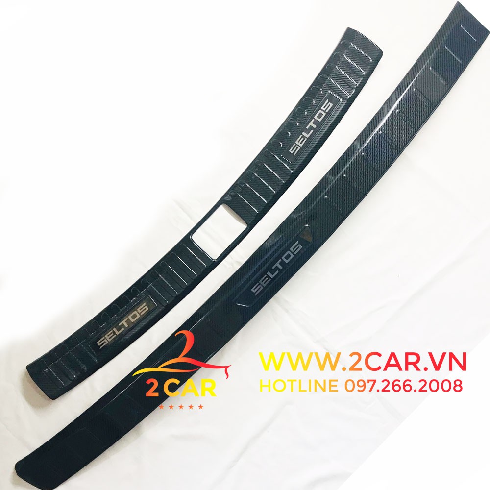 Ốp Chống trầy cốp trong, ngoài CARBON xe Kia Seltos 2020- 2021- 2022, vân cacbon cao cấp