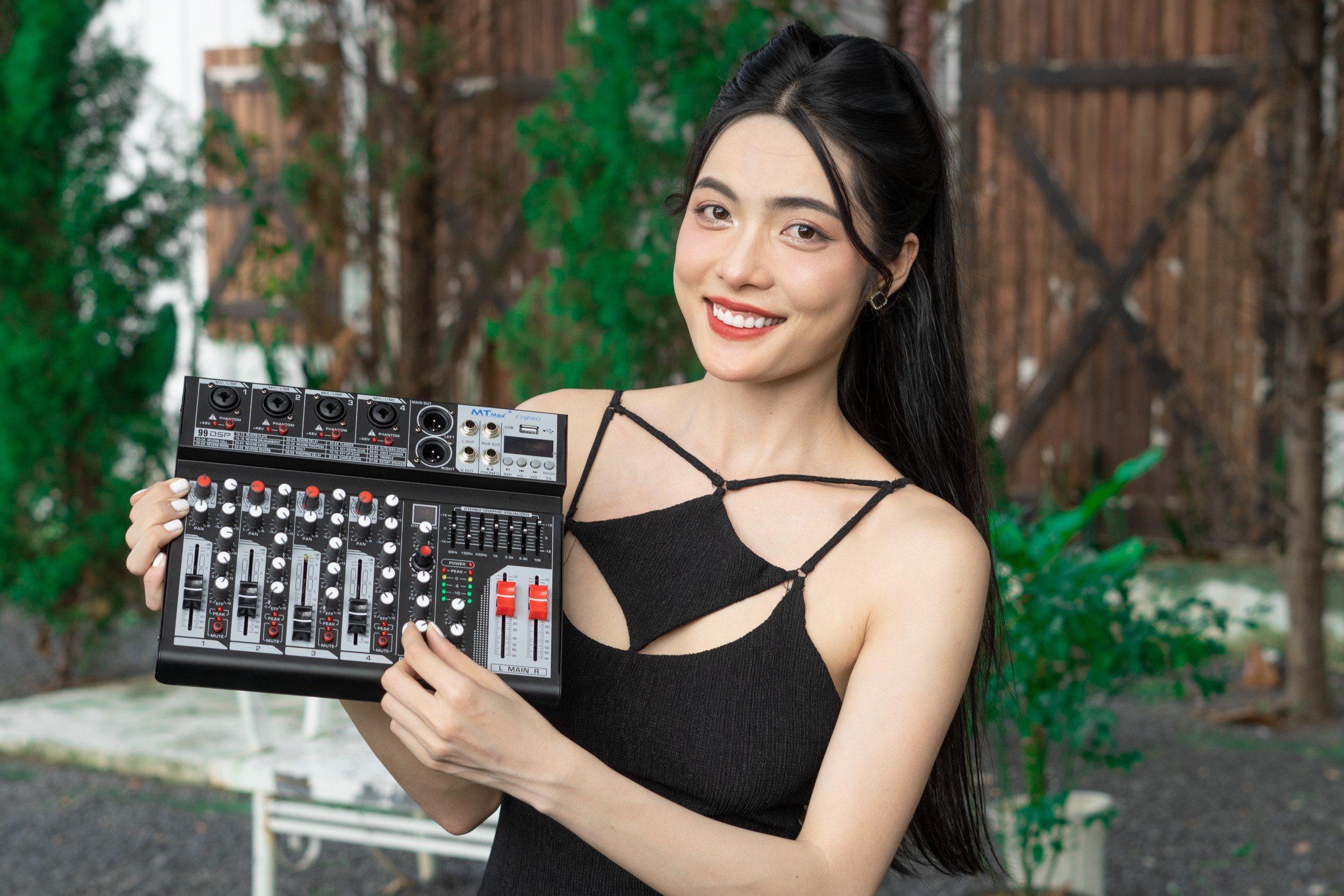 Mixer MTMAX F79Pro Hàng cao Cấp Chỉnh Equalizer 99 hiệu ứng vang DSP Nâng cấp âm thanh loa kéo, Amply cũ hay hơn giải pháp nâng cấp âm thanh hàng chính hãng