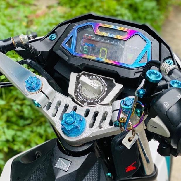 Chảng ba Sonic lắp ráp