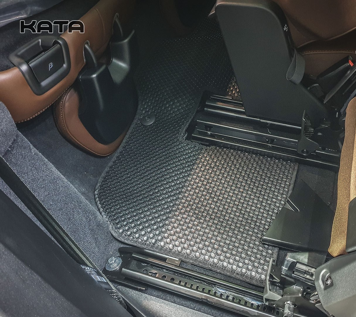 Thảm lót sàn ô tô KATA cho xe Volvo XC90 - Khít với sàn xe, Chống trơn, Không mùi, Không ẩm mốc