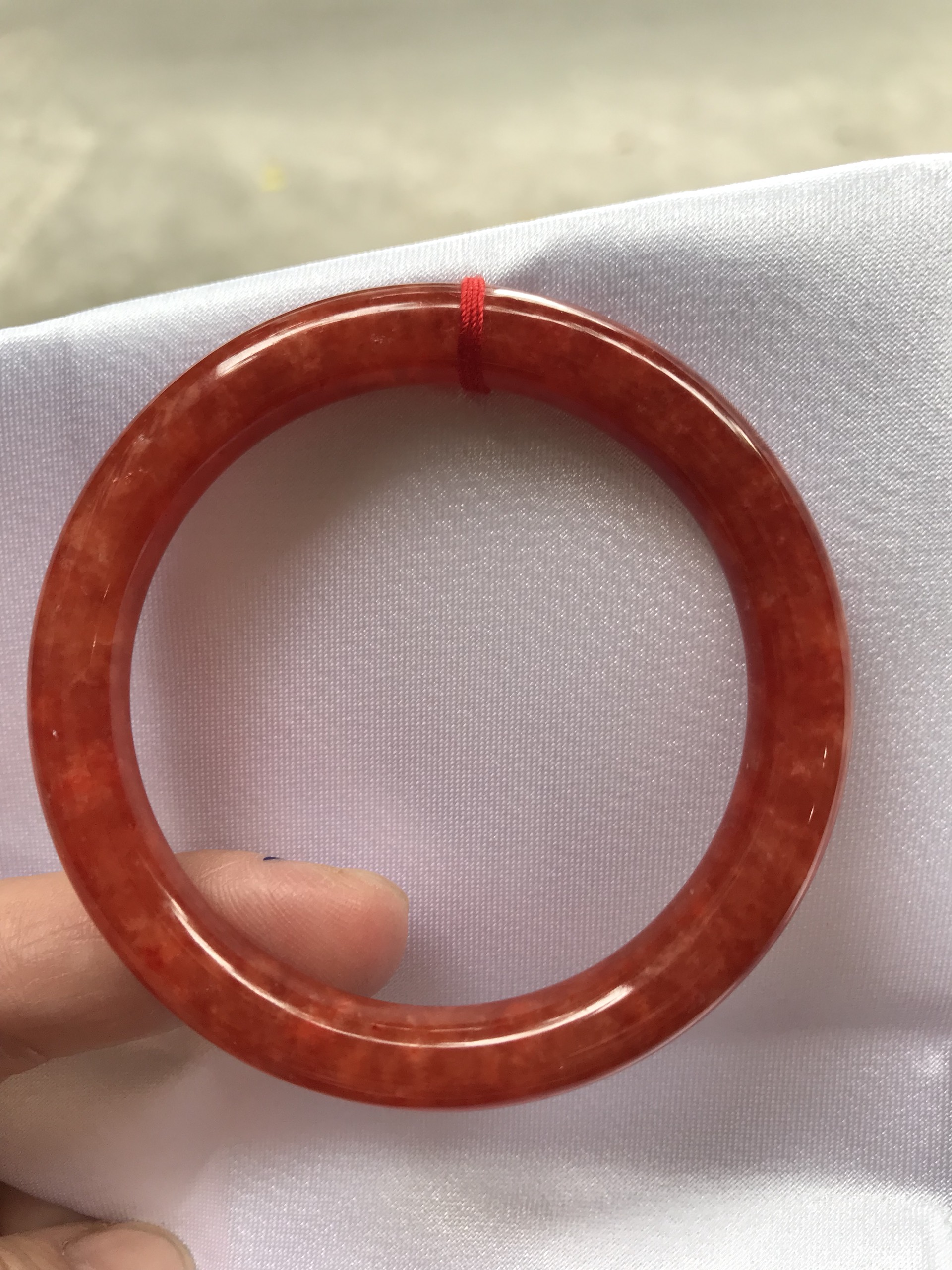Vòng Cẩm Thạch Đỏ Đẹp A Ni 51mm x chột 8mm màu đỏ bông tươi sáng bóng đẹp nữ 50kg - 53kg đeo mệnh hỏa mệnh thổ đeo xuất sắc đẹp món quà tặng ý nghĩa ạ