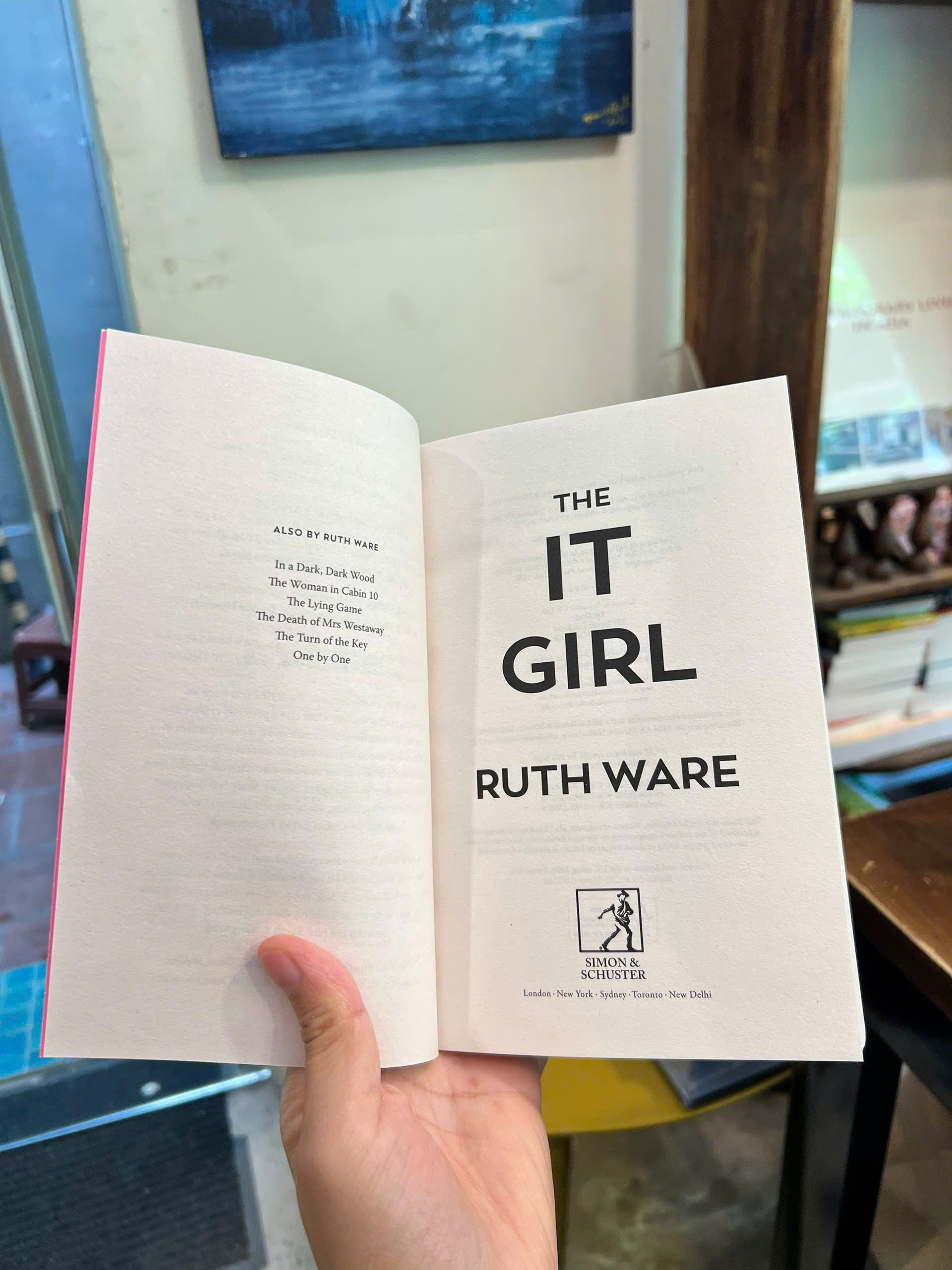 Sách - The IT Girl by Ruth Ware | Mystery Thriller / Trinh thám Tội Phạm Tiếng Anh / Ngoại văn