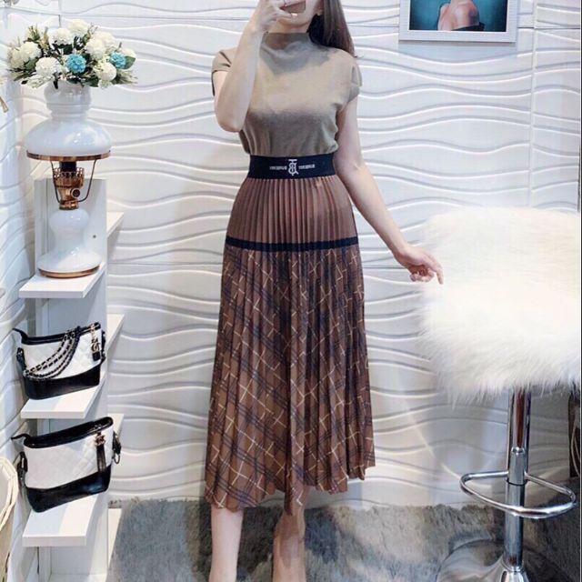Chân váy xếp ly dáng dài họa tiết đẹp