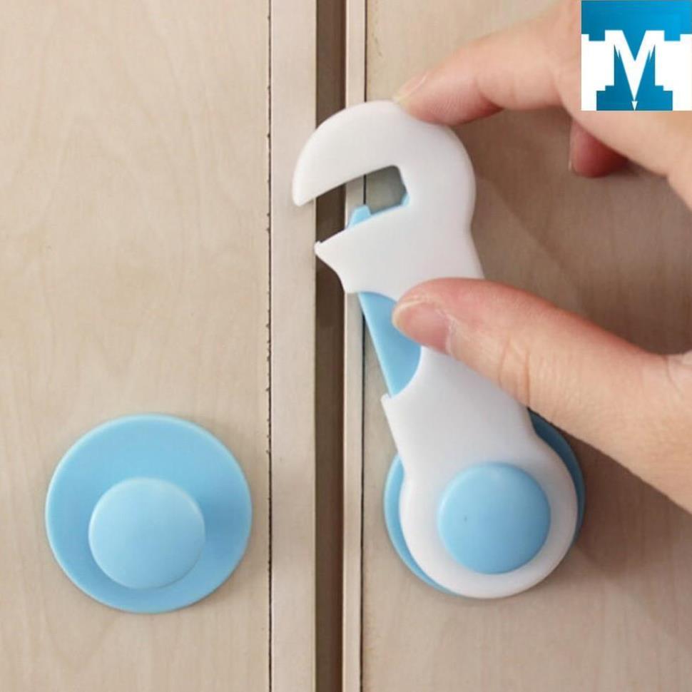 Khóa gài tủ lạnh, tủ đồ đa năng tiện dụng 1249