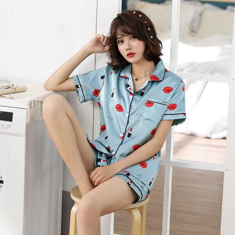 Pijama lụa satin xanh hình Môi