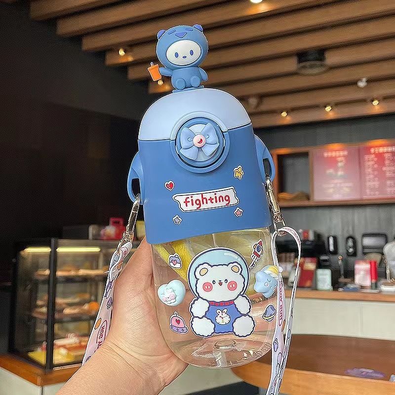 Bình Nước NẮP GẤU 600ML Có Quai Đeo Dễ Thương