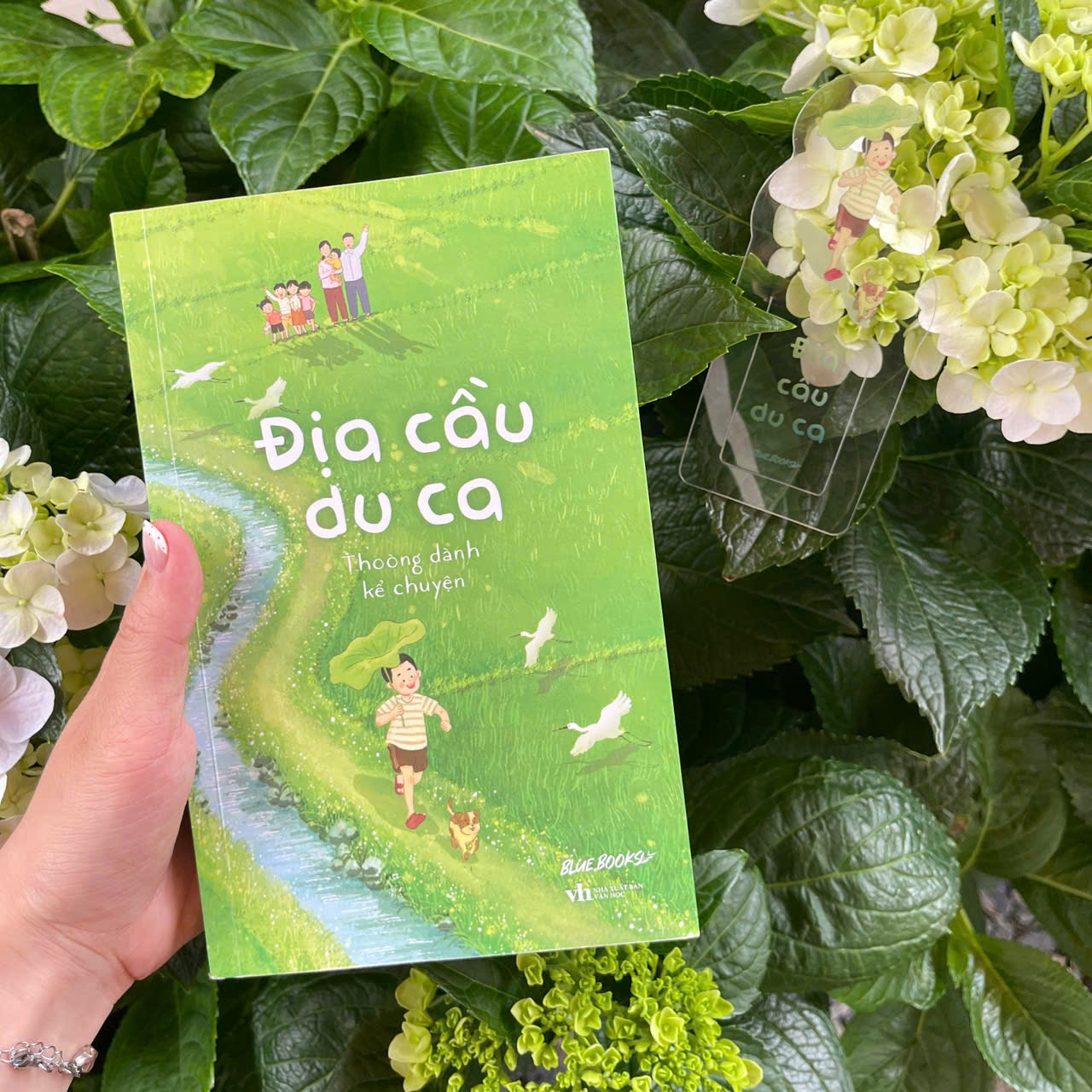 Sách Địa Cầu Du Ca