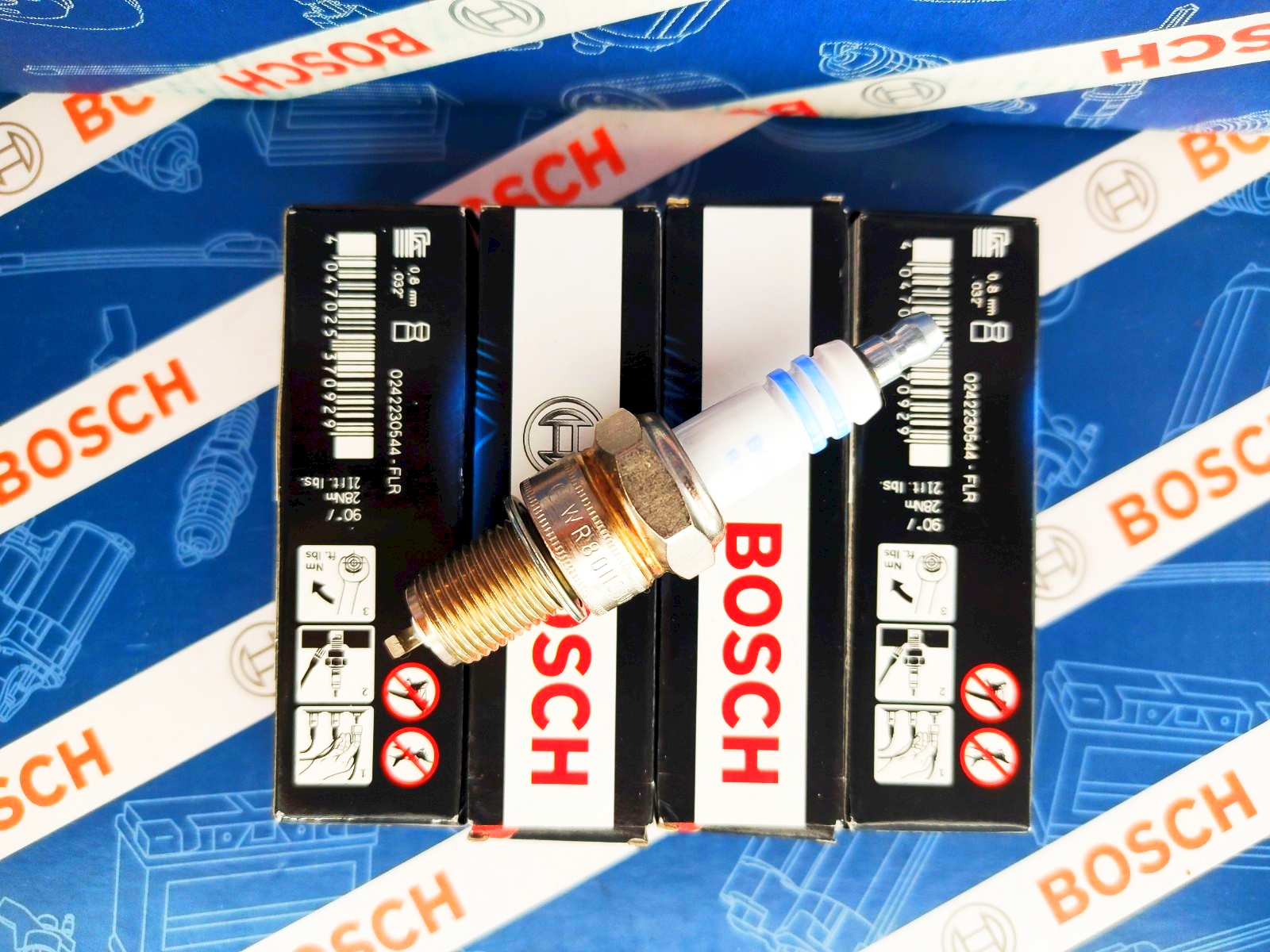 Bugi Xe Máy 2 Thì Bosch Suzuki RGV Sport, Satria, Yamaha YZ125, Honda Nova Dash, NSP, NSR