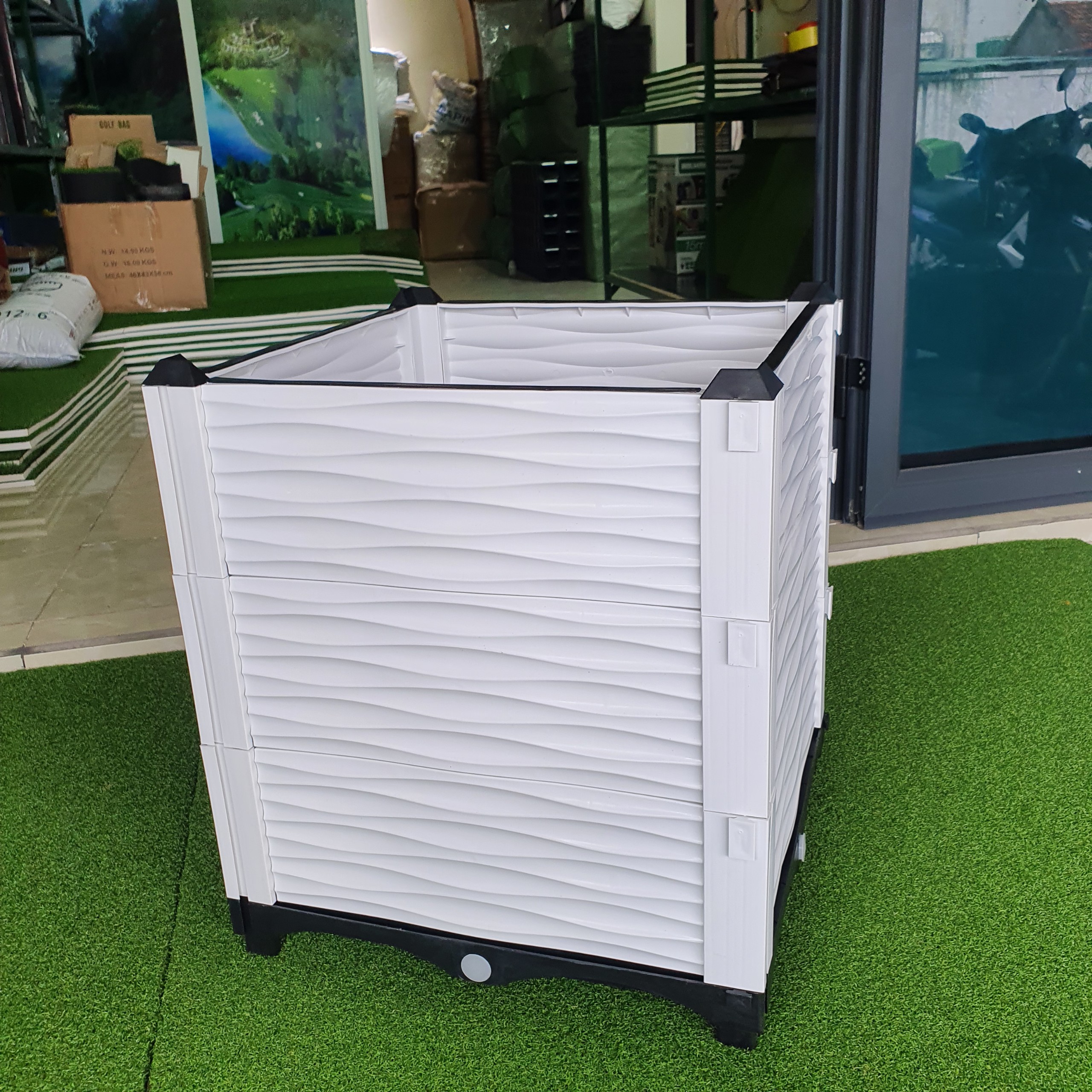 CHẬU GHÉP THÔNG MINH Cm: Bền từ 8-10 năm, phù hợp mọi cây trồng và không gian, Module tùy biến kích thước, có khay trữ và thoát nước.