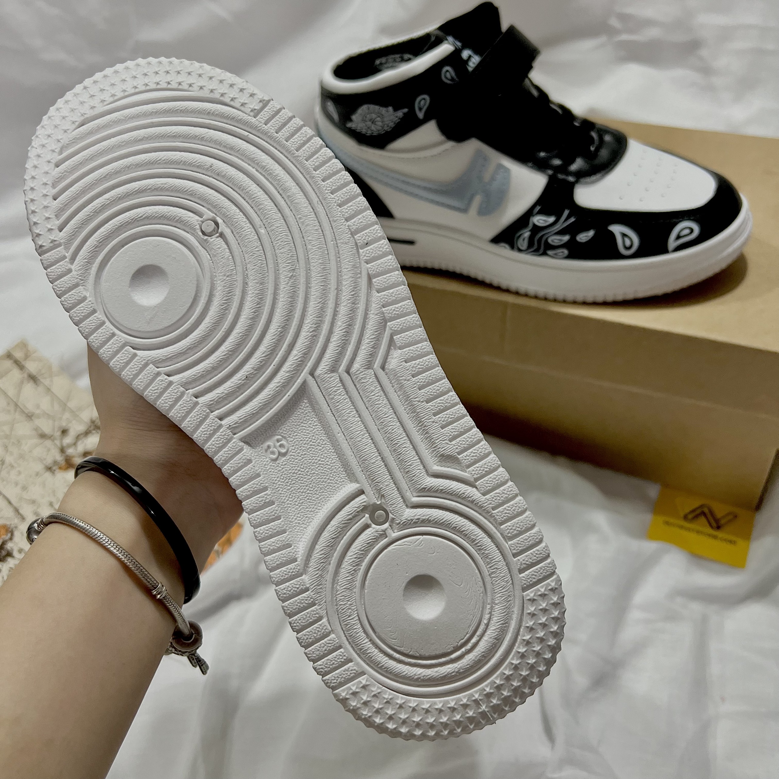 Giày Thể Thao Bé Trai Gái Trắng Đen Cổ Cao Duy Nhật Store Size Lớn Nhiều Màu Bonsai Uzzang Đẹp Đế Cao Êm Sneaker Bata