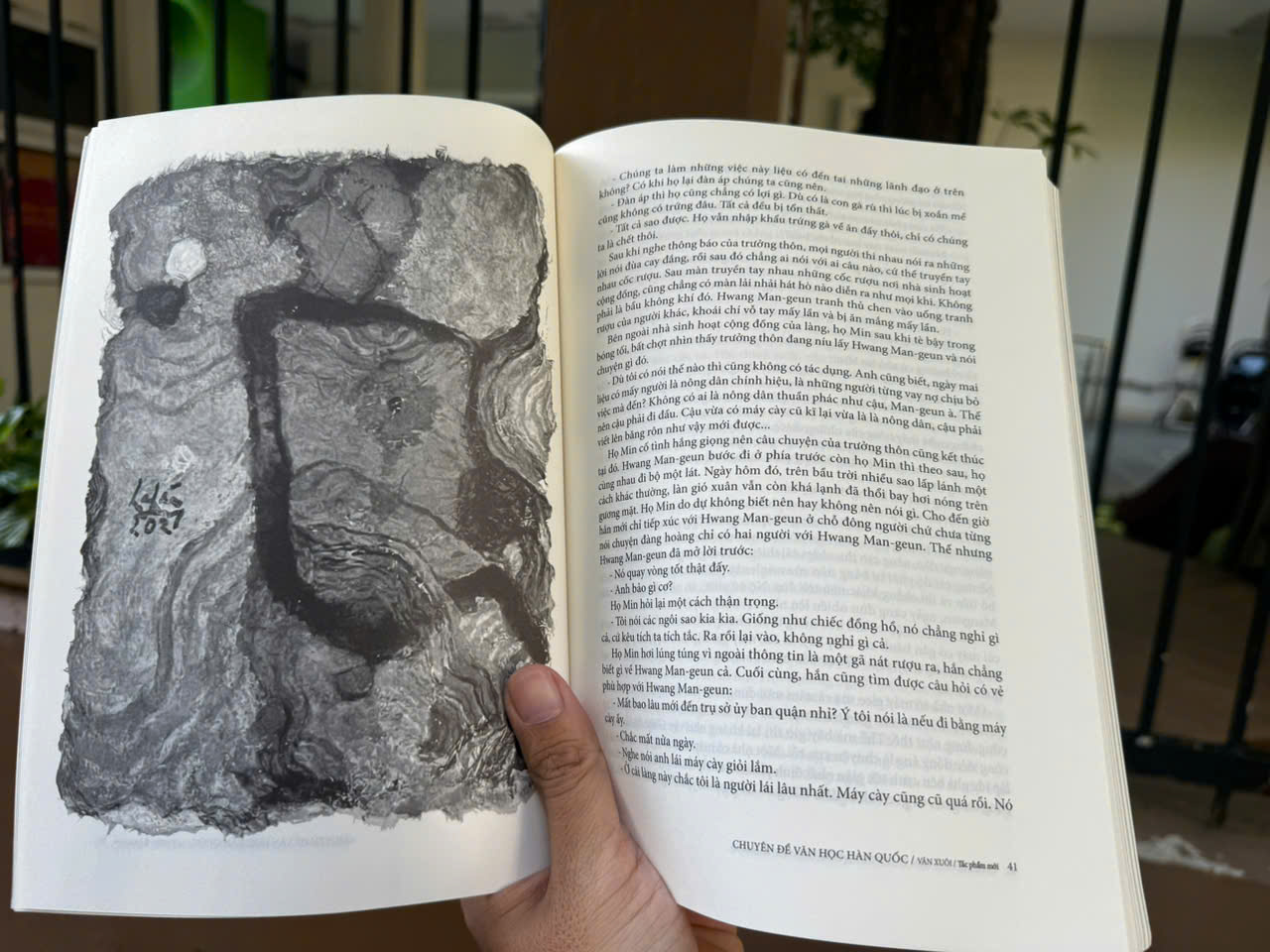 VIẾT VÀ ĐỌC - CHUYÊN ĐỀ VĂN HỌC HÀN QUỐC –  Nhiều tác giả - NXB Hội Nhà Văn