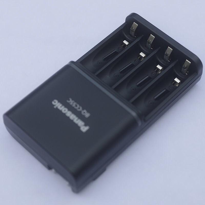 Bộ sạc pin aa panasonic CC55C sạc nhanh hàng chính hãng