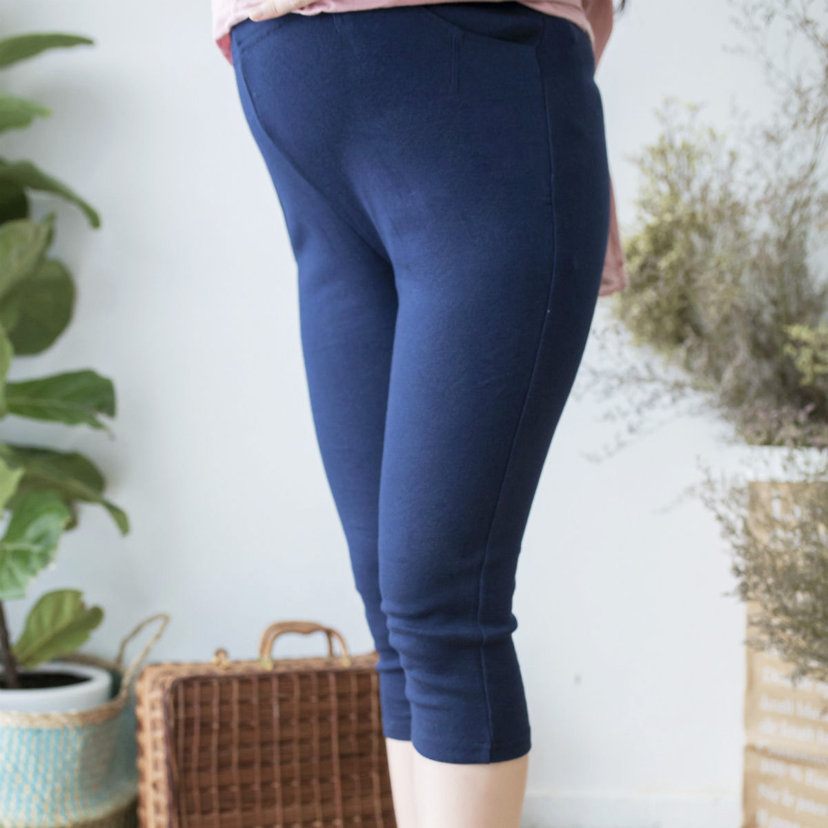 Quần bầu legging ngắn trơn xanh đen Emum