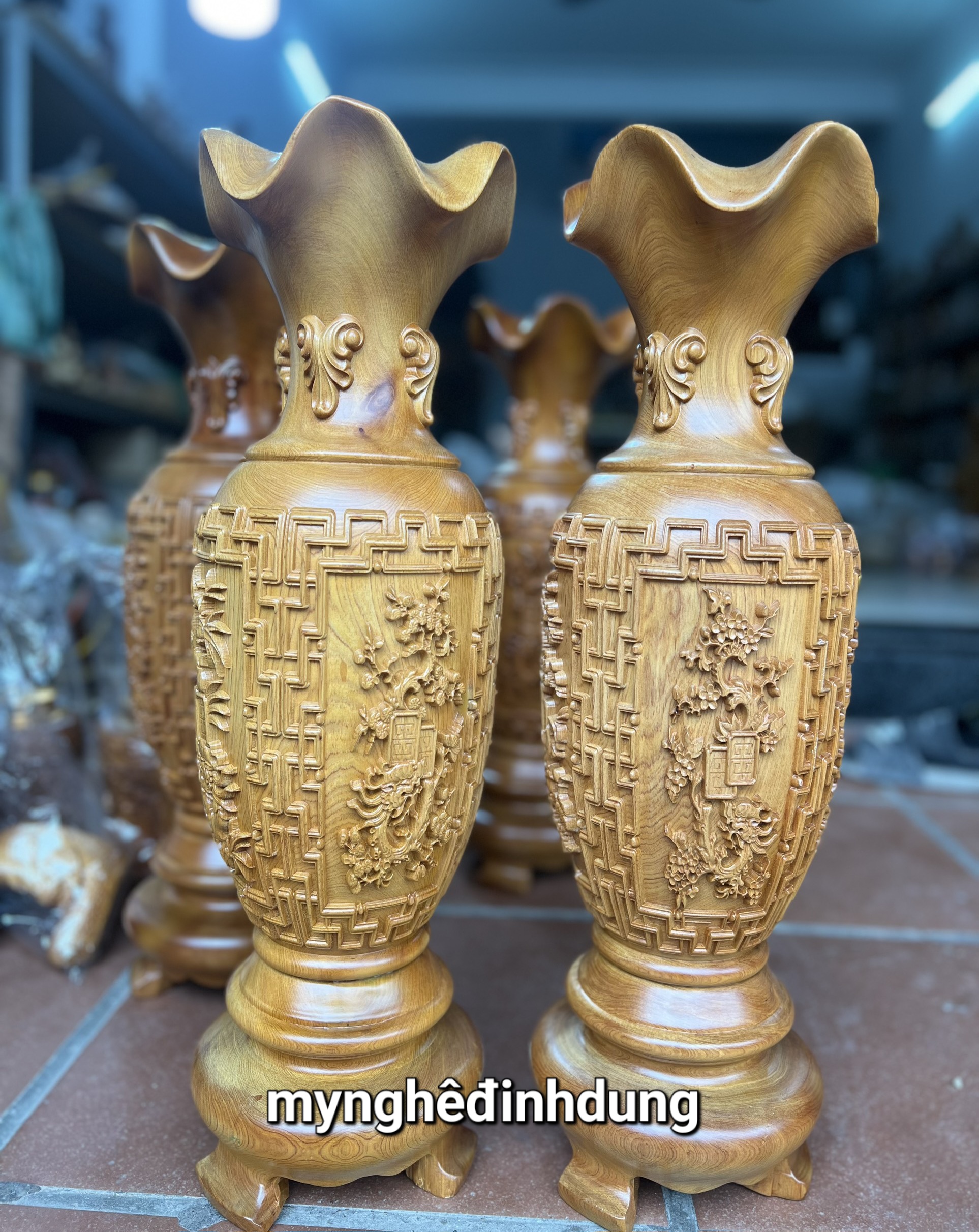 Cặp lộc bình khắc tứ quý, xuân, hạ, thu ,đông bằng gỗ bách xanh thơm nức kt cao 30cm