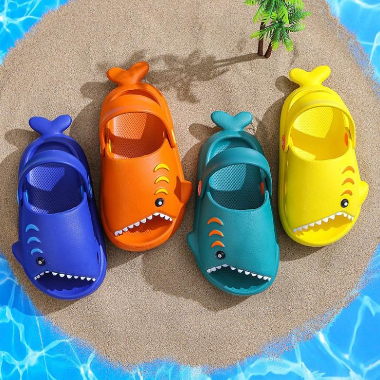 Dép cho bé trai, bé gái từ 1 đến 3 tuổi Baby Shark siêu nhẹ đế chống trơn trượt có quai sau EVA cá mập