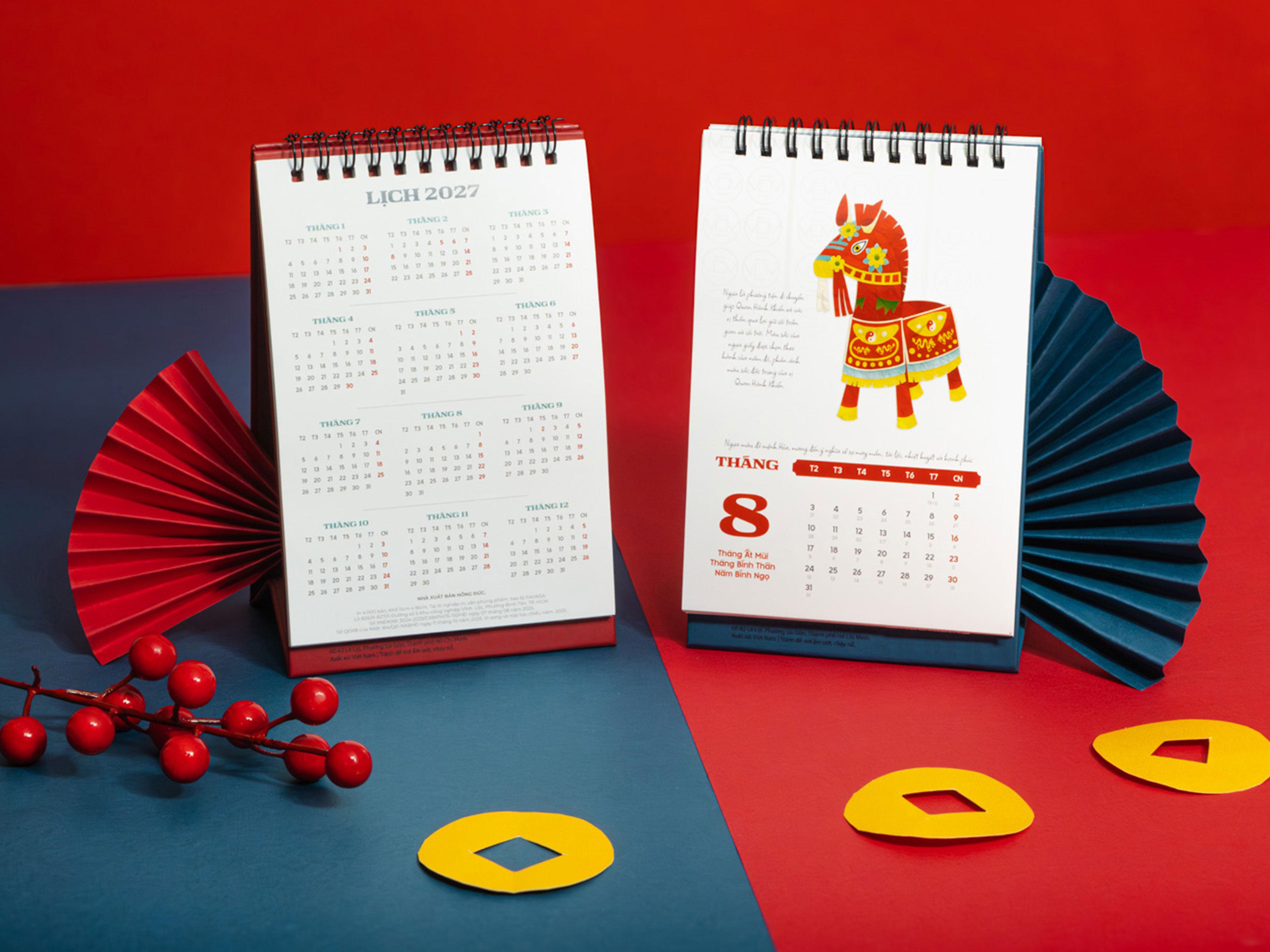 Lịch Bàn Chữ A 2026 - The Sun - Ông Mã - Màu Đỏ
