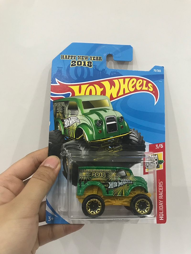 Đồ Chơi Xe HotWheels cơ bản C4982 - Giao hàng ngẫu nhiên