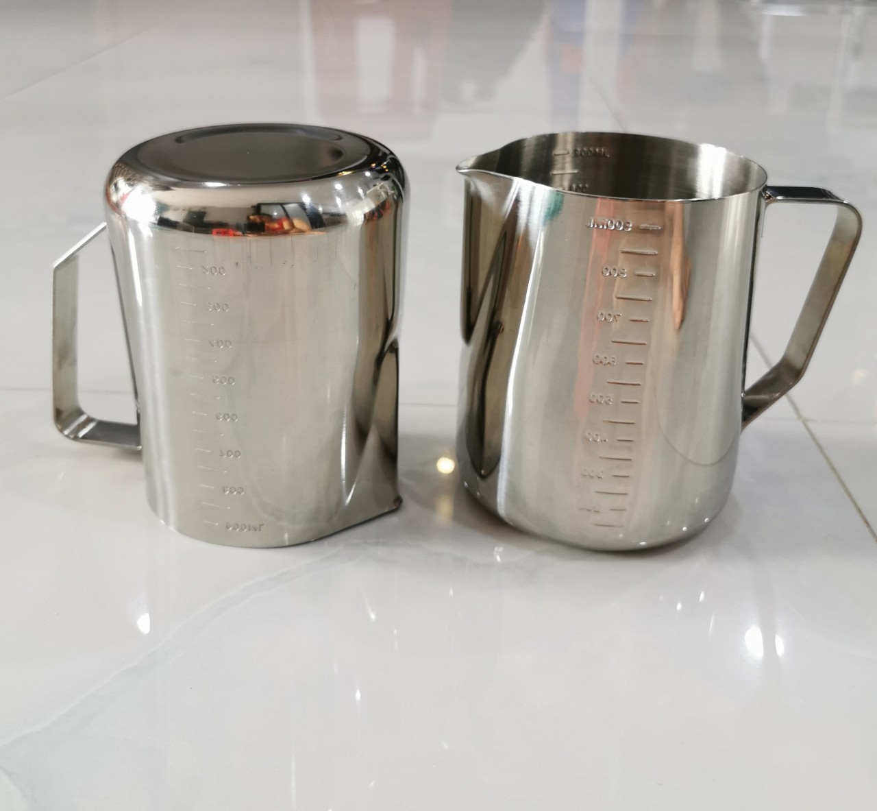 Bộ 2 ca đánh sữa inox có vạch định lượng 1000ml