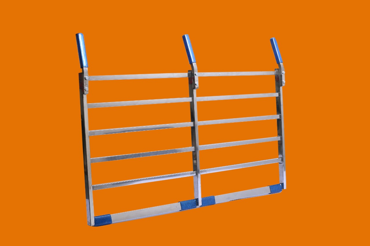 CẦU ĐI XE MÁY INOX . kt 46x80 cm