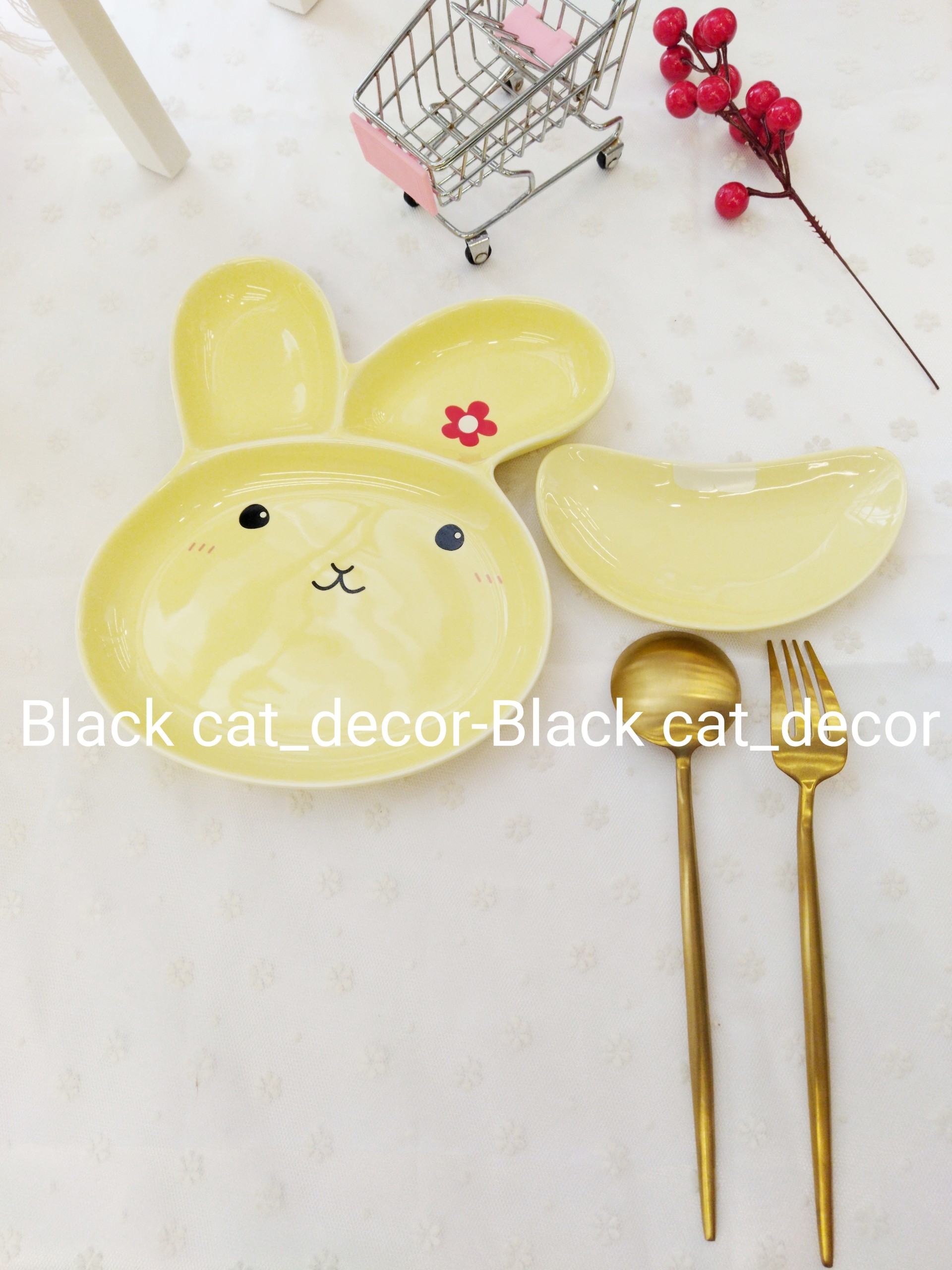 Set dĩa gốm sứ cao cấp kiểu dáng hình thỏ dễ thương.