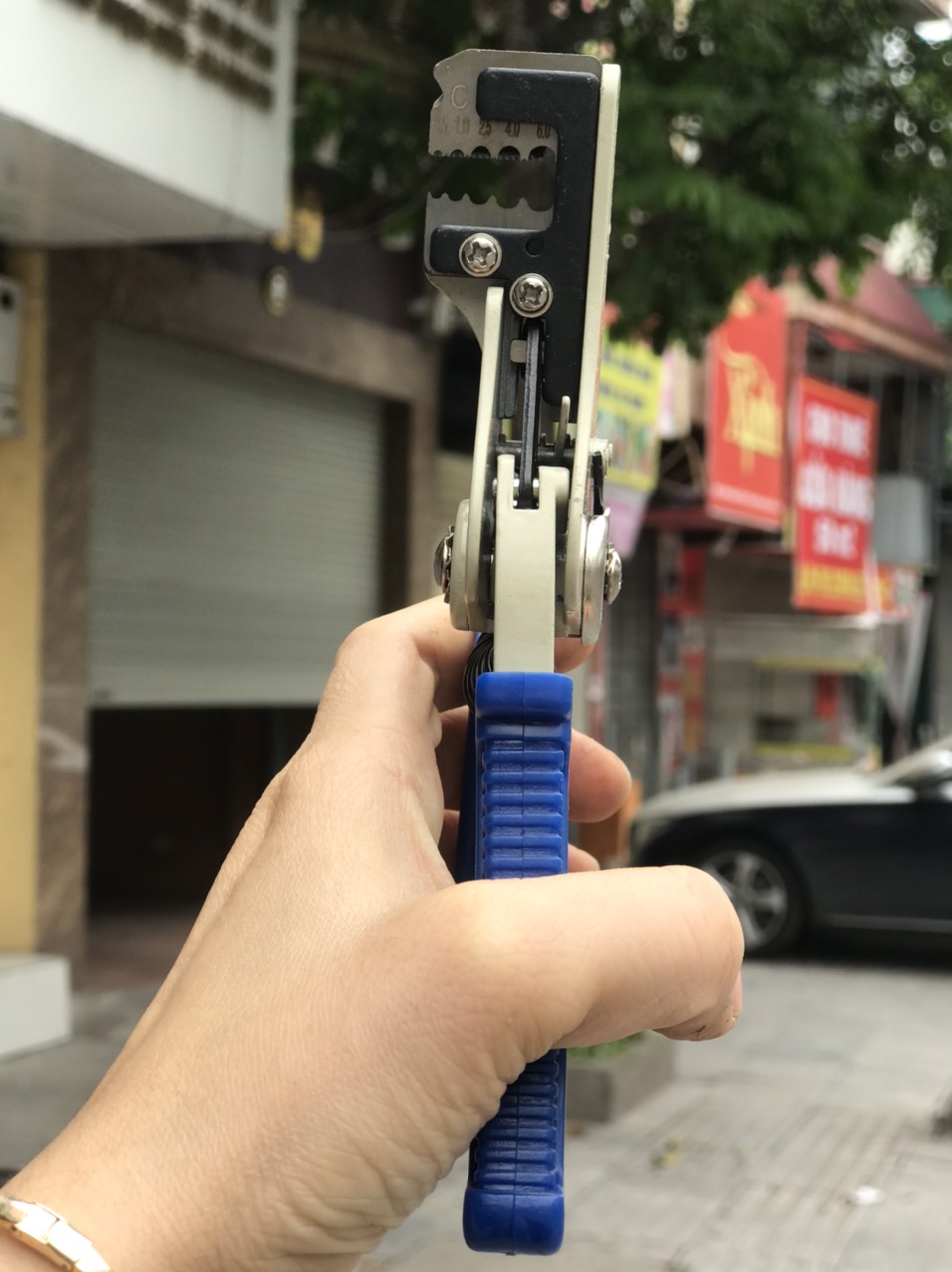 Kìm tuốt dây điện tự động Cmart B0029-N