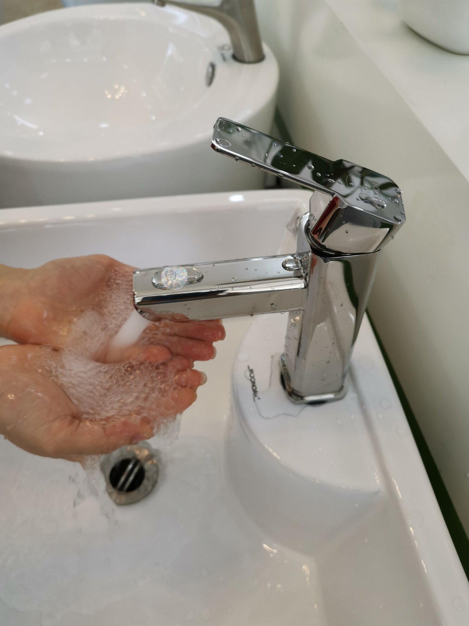 Vòi lavabo nóng lạnh inox 304 cao cấp