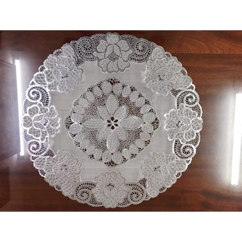 Khăn trải bàn ren hoa nhựa bàn tròn đường kính 50cm