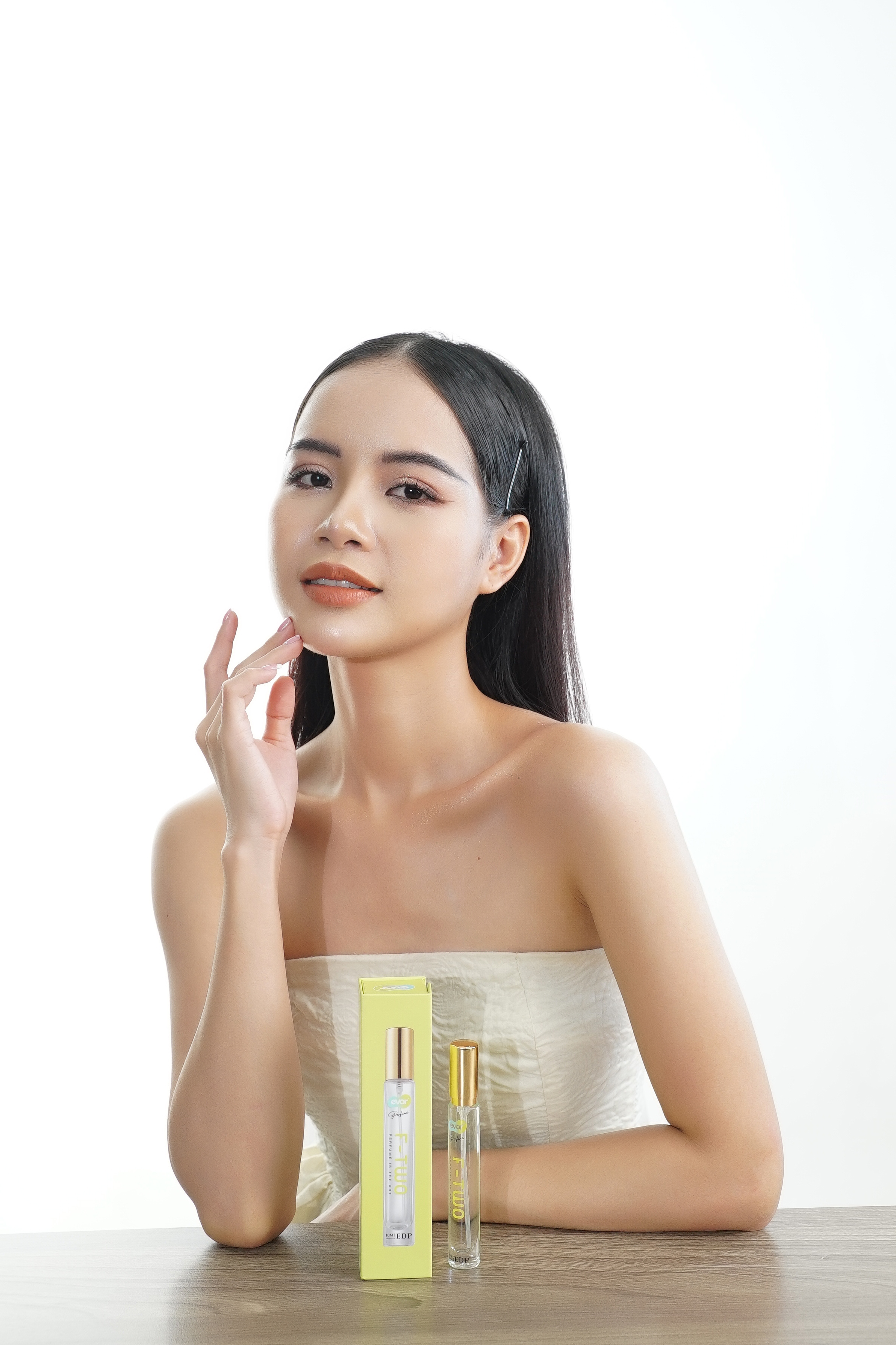 PHÓNG KHOÁNG HOANG DẠI - Nước hoa unisex F-TWO A TOUCH OF SANDAL 10ml | EVOR