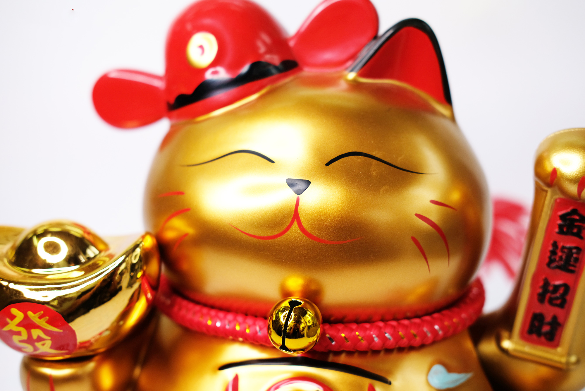 Mèo Thần tài Vẫy tay Mũ quan đỏ GOLD 25cm
