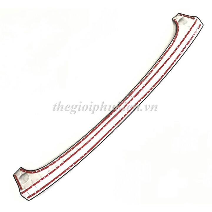 BỘ SẢN PHẨM Nẹp bước chân và ốp chống trầy cốp Peugeot 3008 - Mẫu Inox