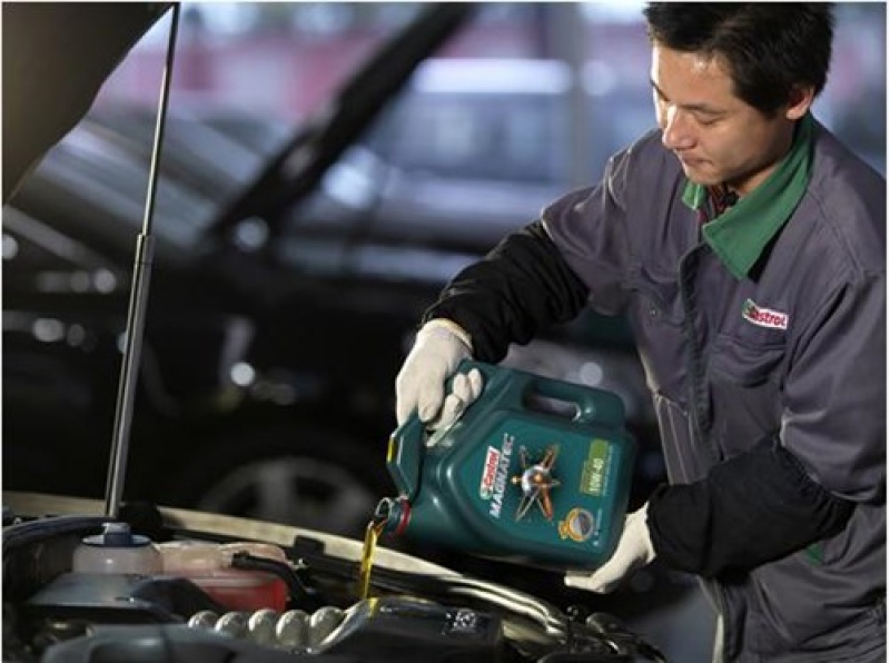 Dầu nhớt xe ô tô Castrol Magnatec SUV 5L