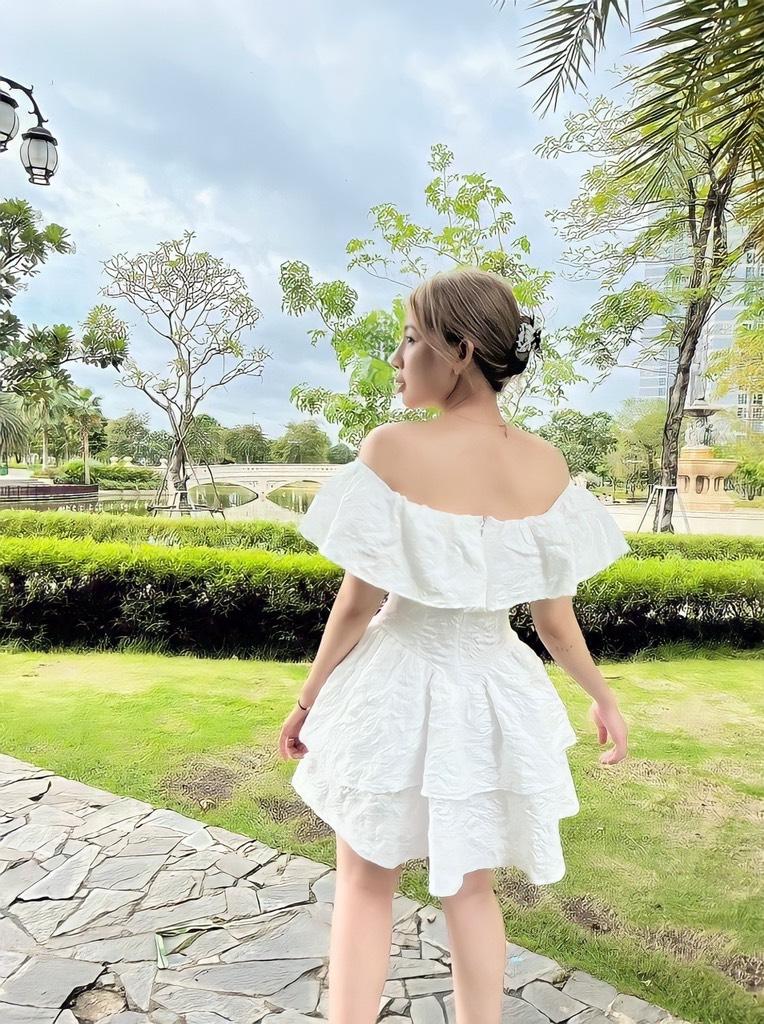 Đầm xòe gấm trễ vai bèo tầng siêu xinh