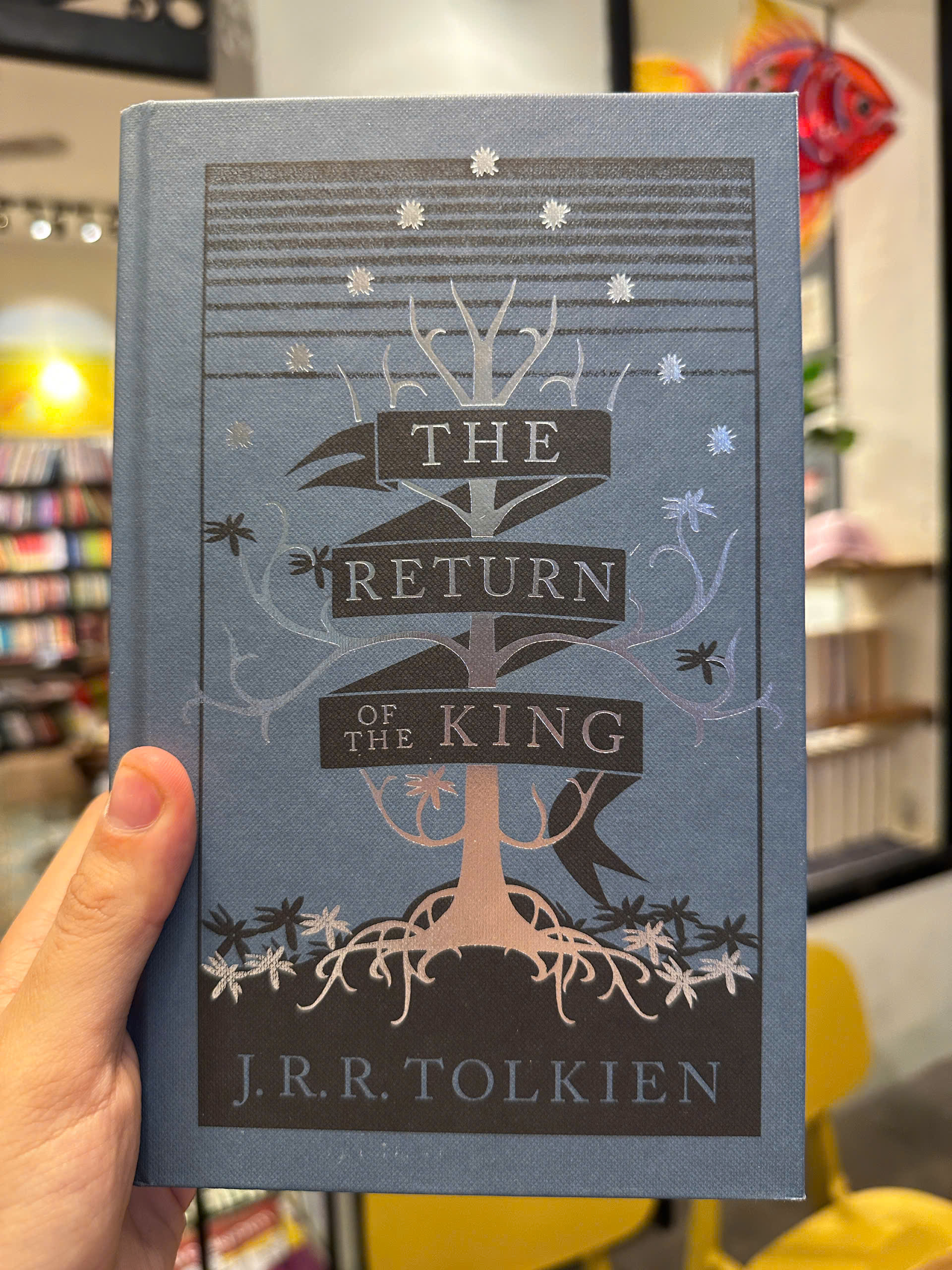 Sách - The Return of The King (Lord of The Rings series) by J.R.R. Tolkien | Fantasy / Ngoại văn