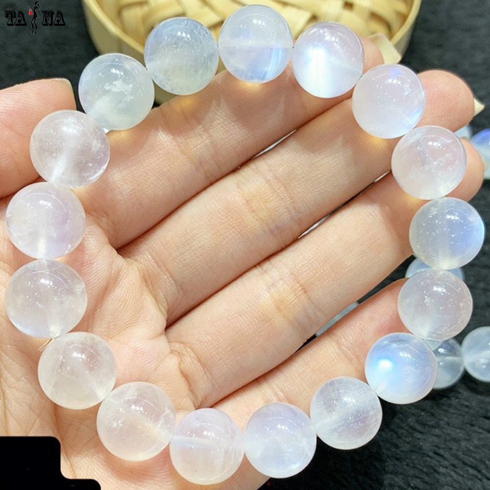 Vòng tay đá mặt trăng 5A VIP hợp mệnh Kim, Thủy